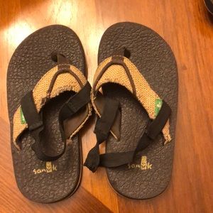 Sanuk sandals
